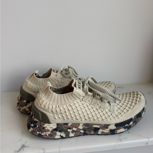 NOBULL Women or Men Shoes - Picture 2 of 9